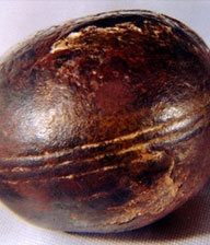 Una delle sfere metalliche trovate nella miniera di Wonderstone, in Sud Africa